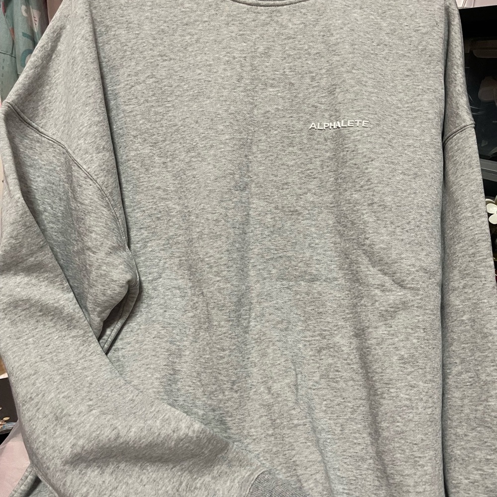 Alphalete Men's Gray Shirt
